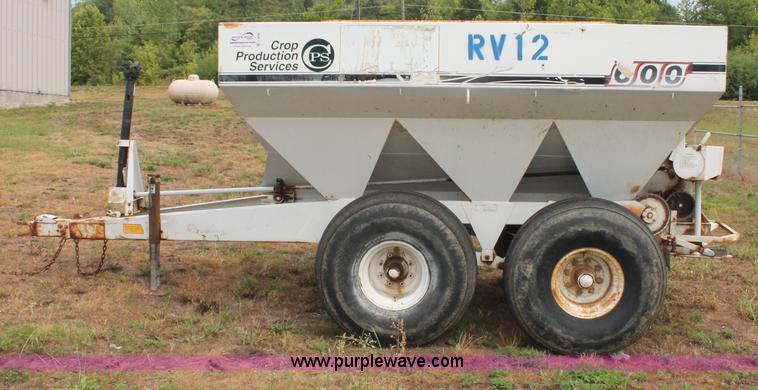 image for item C2646 Willmar 600 dry fertilizer spreader