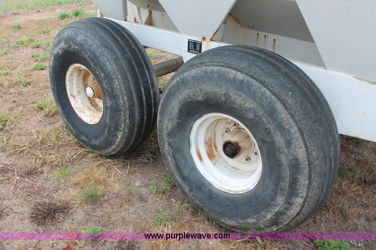 image for item C2646 Willmar 600 dry fertilizer spreader