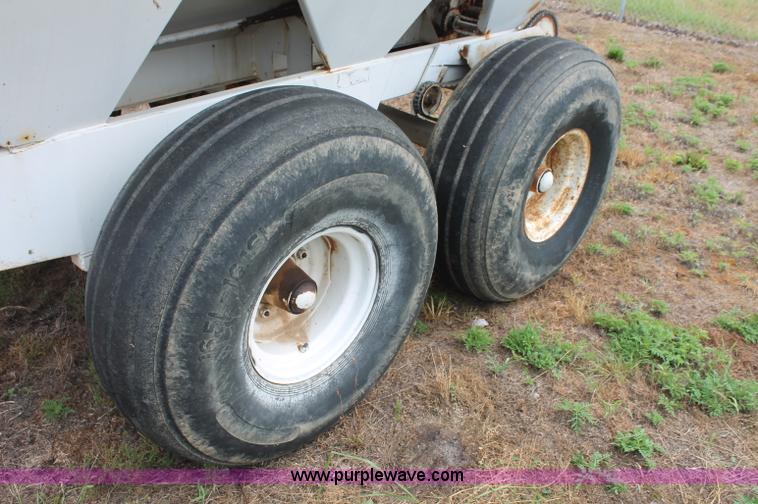 image for item C2646 Willmar 600 dry fertilizer spreader