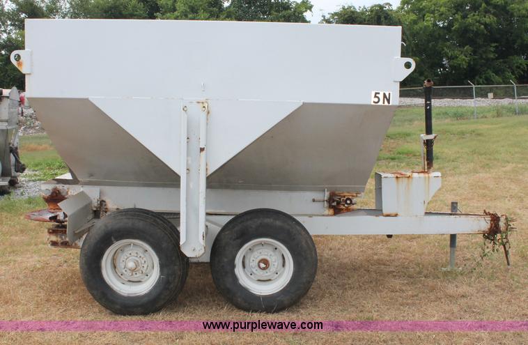 image for item C2648 Western dry fertilizer spreader