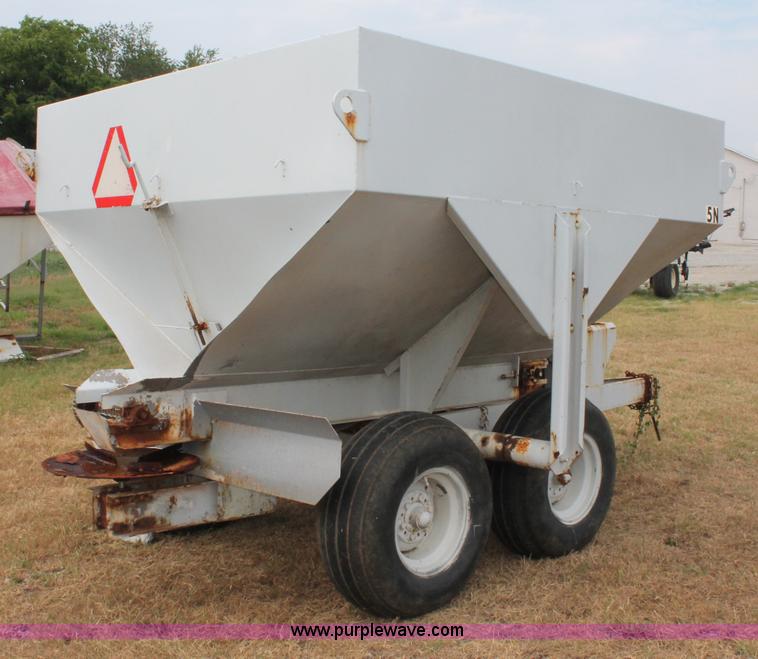 image for item C2648 Western dry fertilizer spreader