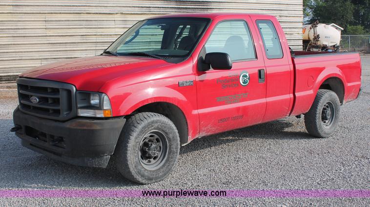 image for item C2649 2004 Ford F250 XL Super Duty SuperCab pickup truck