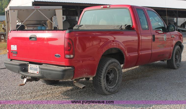 image for item C2649 2004 Ford F250 XL Super Duty SuperCab pickup truck