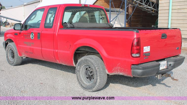 image for item C2649 2004 Ford F250 XL Super Duty SuperCab pickup truck