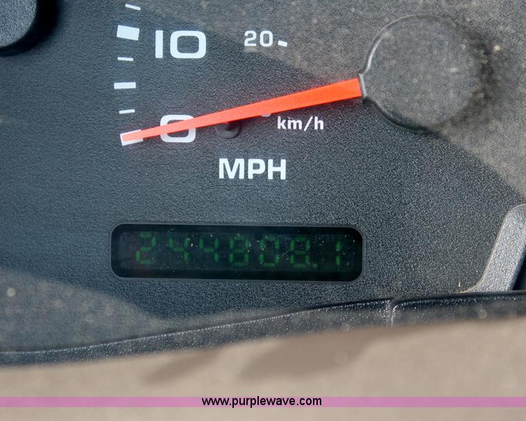 image for item C2649 2004 Ford F250 XL Super Duty SuperCab pickup truck