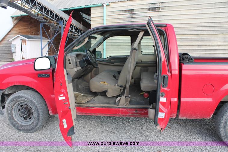 image for item C2649 2004 Ford F250 XL Super Duty SuperCab pickup truck