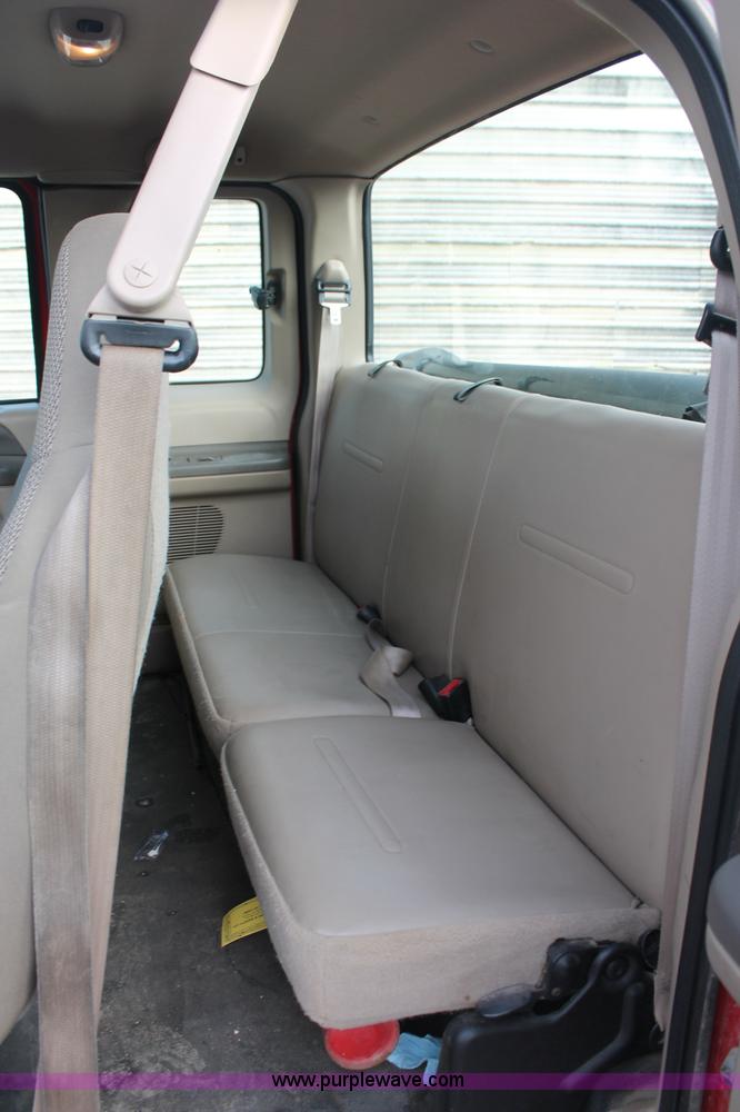 image for item C2649 2004 Ford F250 XL Super Duty SuperCab pickup truck