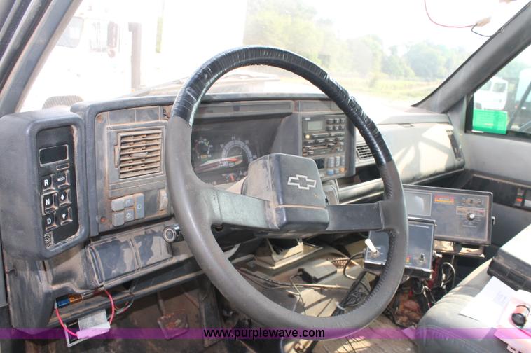 image for item C2651 1997 Chevrolet C8500 spreader truck