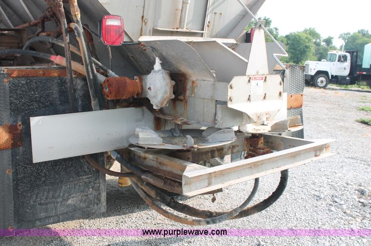 image for item C2651 1997 Chevrolet C8500 spreader truck
