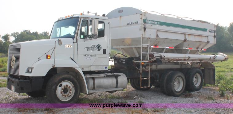 image for item C2652 1994 Freightliner FLC112 fertilizer tender truck