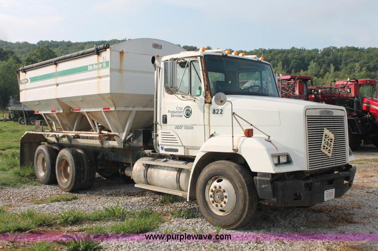 image for item C2652 1994 Freightliner FLC112 fertilizer tender truck