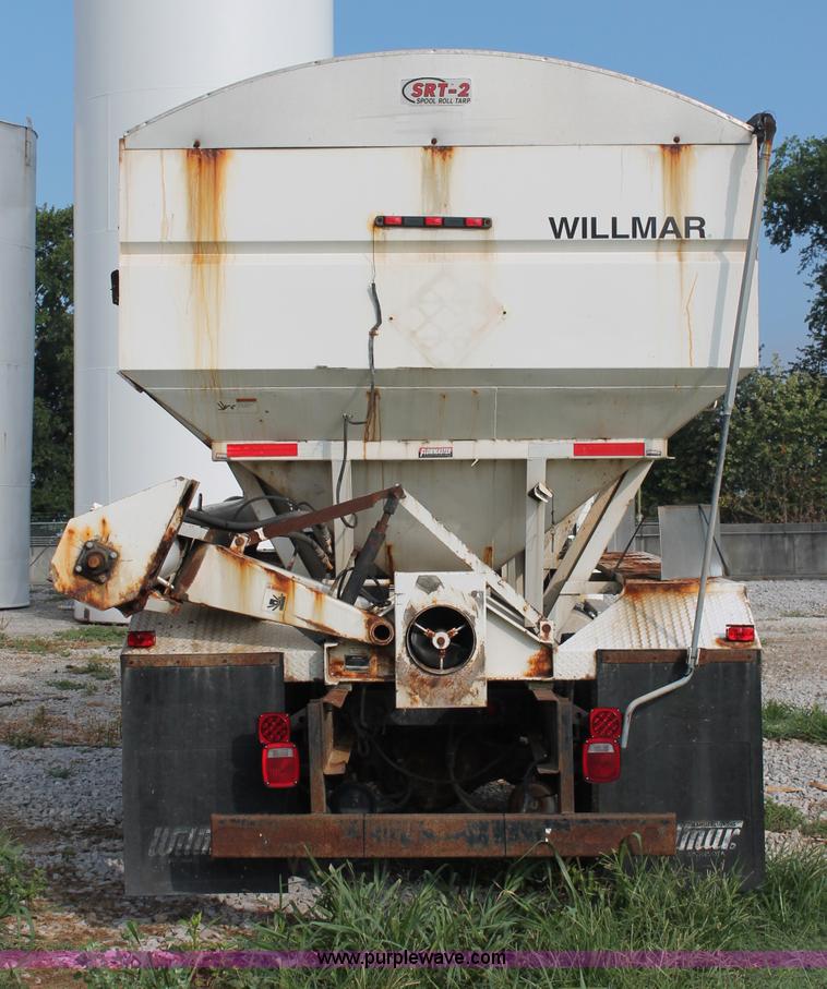 image for item C2652 1994 Freightliner FLC112 fertilizer tender truck