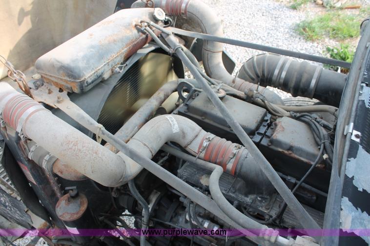 image for item C2652 1994 Freightliner FLC112 fertilizer tender truck