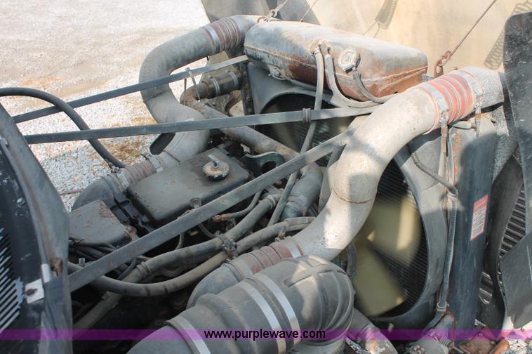 image for item C2652 1994 Freightliner FLC112 fertilizer tender truck