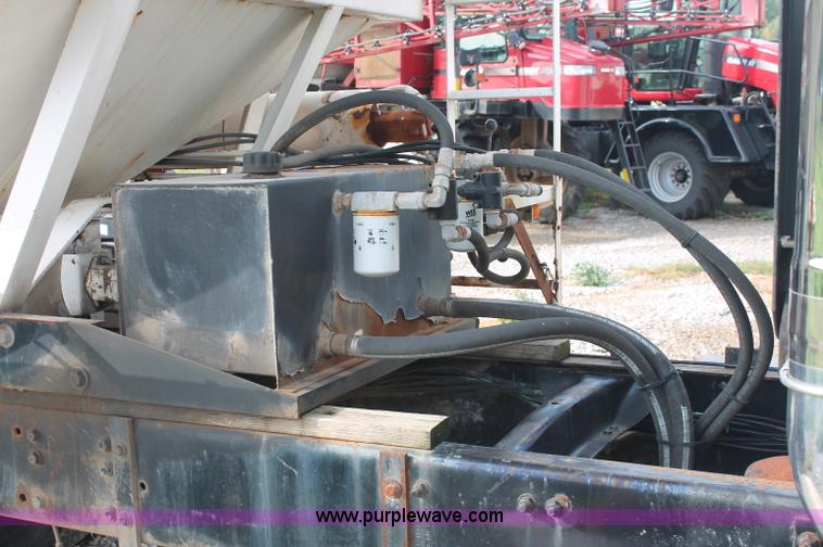 image for item C2652 1994 Freightliner FLC112 fertilizer tender truck