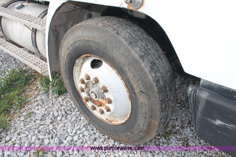 image for item C2652 1994 Freightliner FLC112 fertilizer tender truck