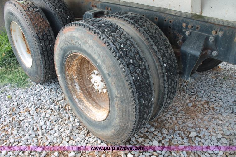 image for item C2652 1994 Freightliner FLC112 fertilizer tender truck