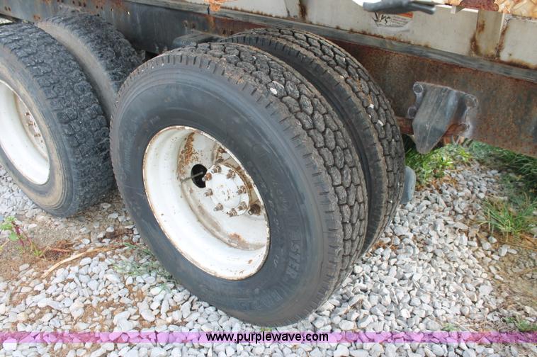 image for item C2652 1994 Freightliner FLC112 fertilizer tender truck