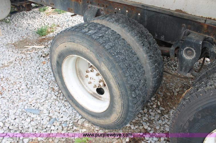 image for item C2652 1994 Freightliner FLC112 fertilizer tender truck