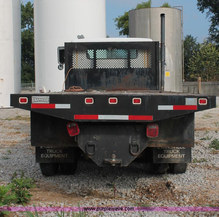 image for item C2653 1981 International F2275 flatbed truck