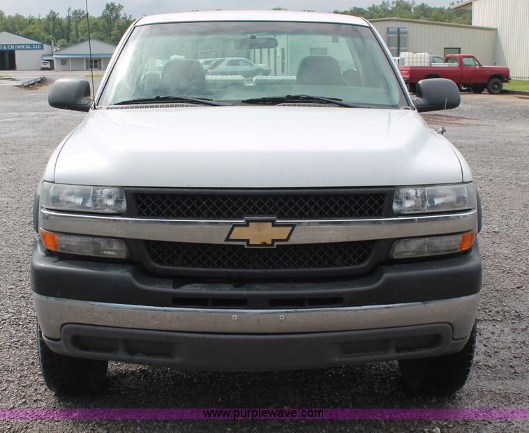 image for item C2655 2001 Chevrolet Silverado C2500 HD pickup truck