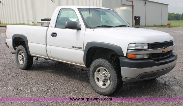 image for item C2655 2001 Chevrolet Silverado C2500 HD pickup truck