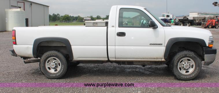 image for item C2655 2001 Chevrolet Silverado C2500 HD pickup truck