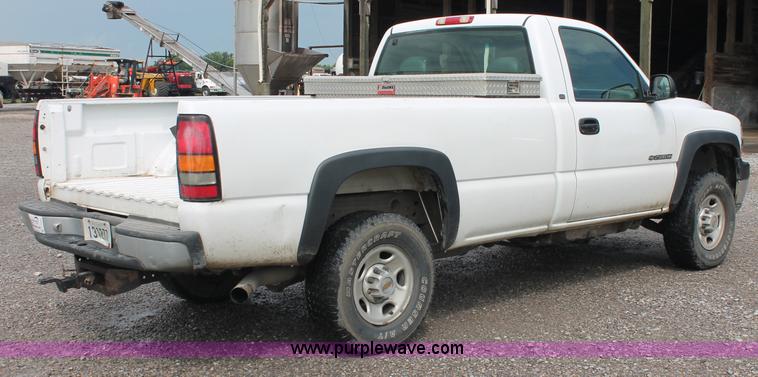 image for item C2655 2001 Chevrolet Silverado C2500 HD pickup truck