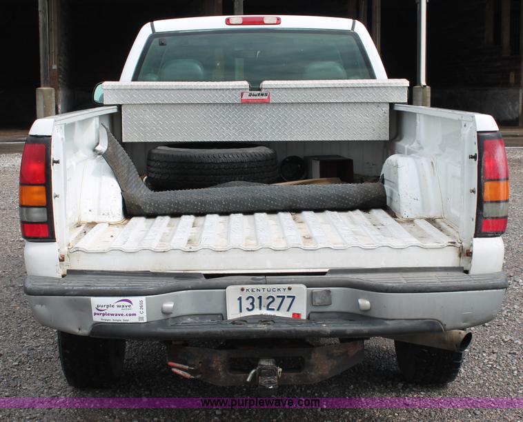 image for item C2655 2001 Chevrolet Silverado C2500 HD pickup truck