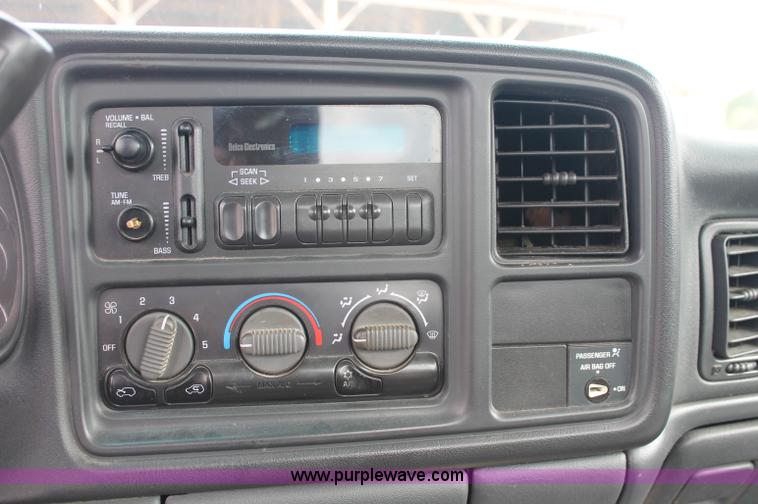 image for item C2655 2001 Chevrolet Silverado C2500 HD pickup truck
