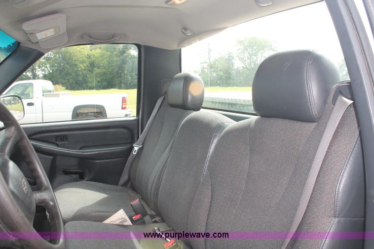 image for item C2655 2001 Chevrolet Silverado C2500 HD pickup truck