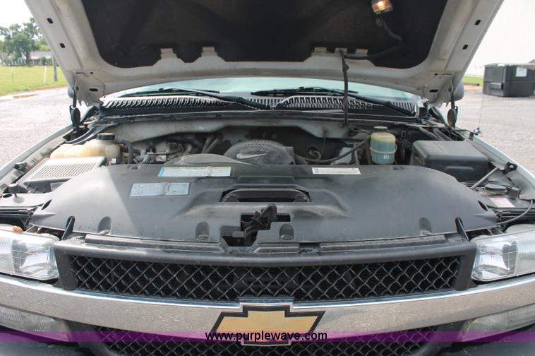 image for item C2655 2001 Chevrolet Silverado C2500 HD pickup truck