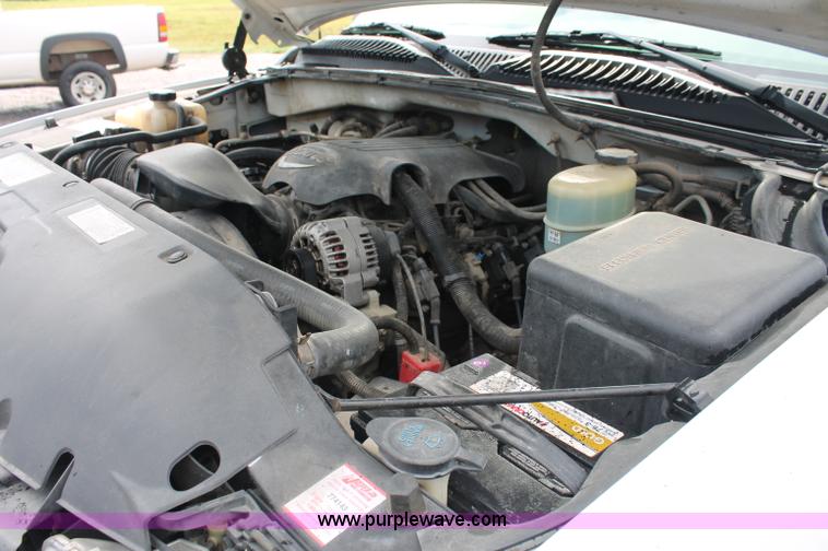 image for item C2655 2001 Chevrolet Silverado C2500 HD pickup truck