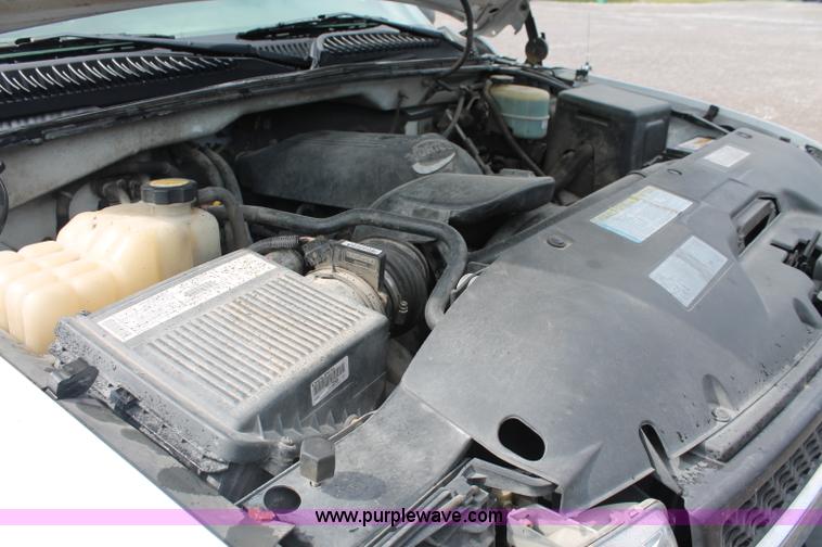 image for item C2655 2001 Chevrolet Silverado C2500 HD pickup truck