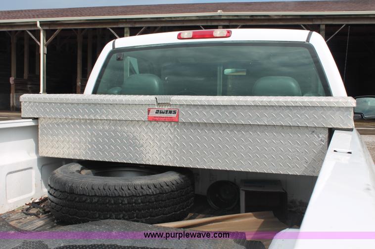 image for item C2655 2001 Chevrolet Silverado C2500 HD pickup truck