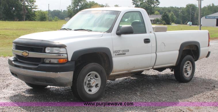 image for item C2656 2001 Chevrolet Silverado C2500 HD pickup truck