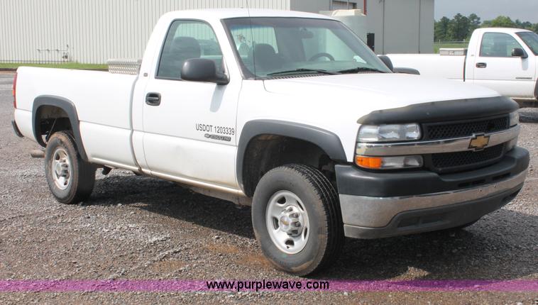 image for item C2656 2001 Chevrolet Silverado C2500 HD pickup truck