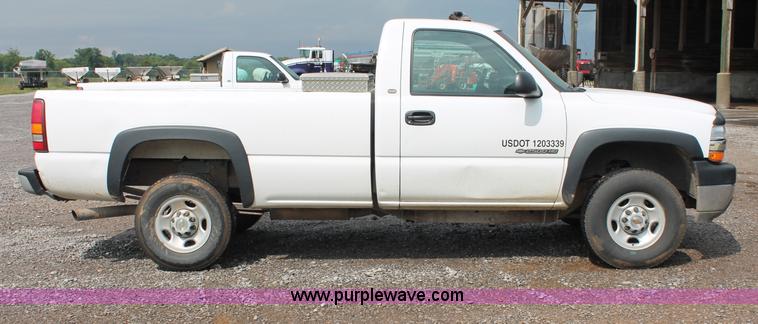 image for item C2656 2001 Chevrolet Silverado C2500 HD pickup truck