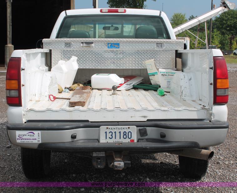 image for item C2656 2001 Chevrolet Silverado C2500 HD pickup truck