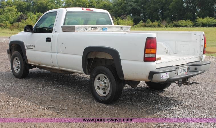 image for item C2656 2001 Chevrolet Silverado C2500 HD pickup truck
