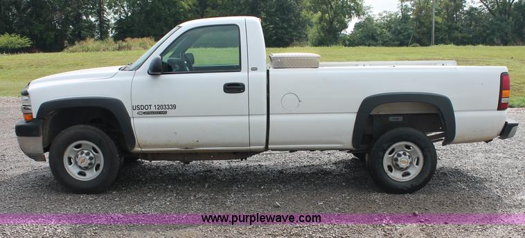 image for item C2656 2001 Chevrolet Silverado C2500 HD pickup truck
