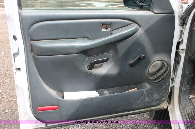 image for item C2656 2001 Chevrolet Silverado C2500 HD pickup truck