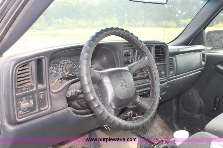image for item C2656 2001 Chevrolet Silverado C2500 HD pickup truck