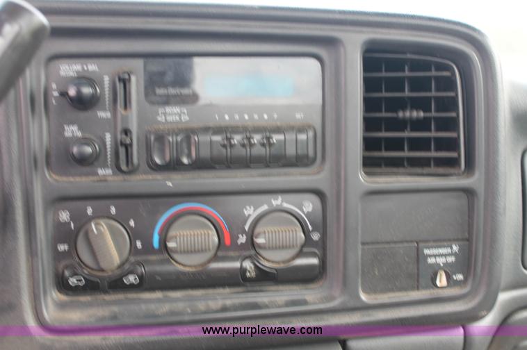 image for item C2656 2001 Chevrolet Silverado C2500 HD pickup truck