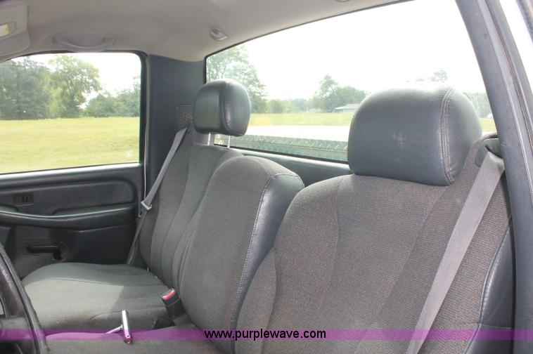 image for item C2656 2001 Chevrolet Silverado C2500 HD pickup truck