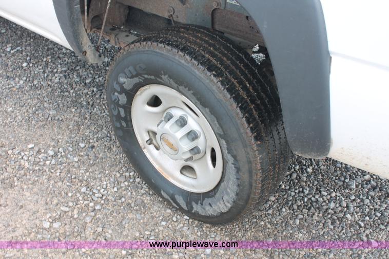 image for item C2656 2001 Chevrolet Silverado C2500 HD pickup truck