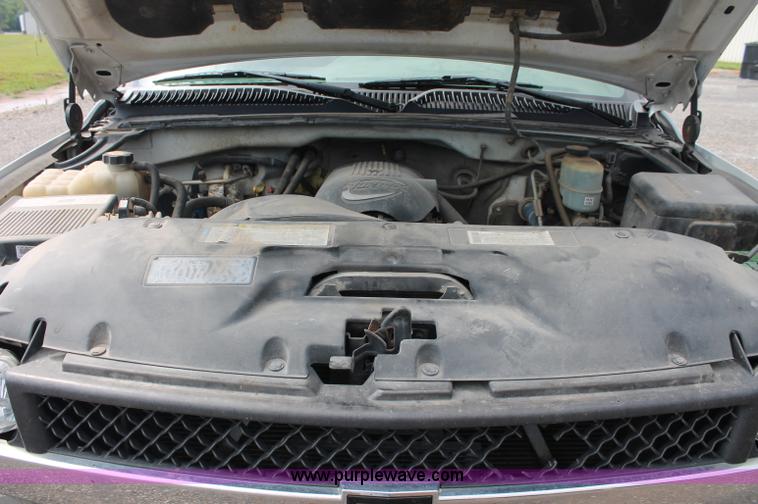 image for item C2656 2001 Chevrolet Silverado C2500 HD pickup truck