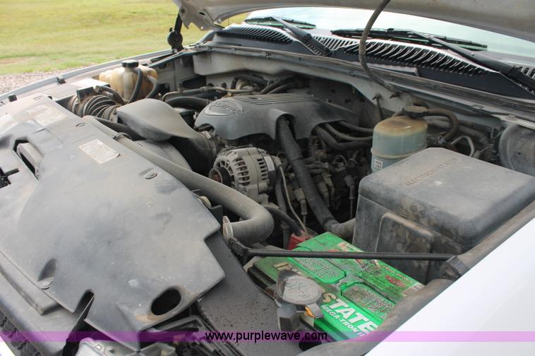 image for item C2656 2001 Chevrolet Silverado C2500 HD pickup truck
