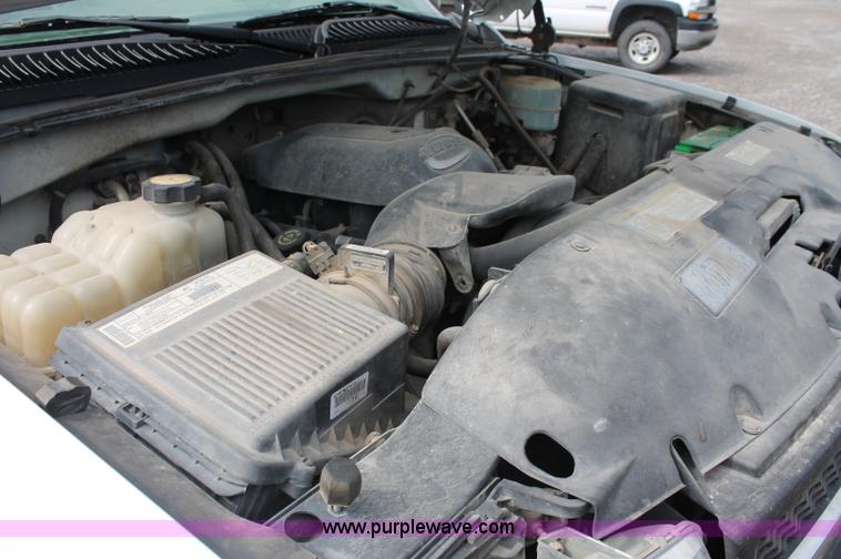 image for item C2656 2001 Chevrolet Silverado C2500 HD pickup truck
