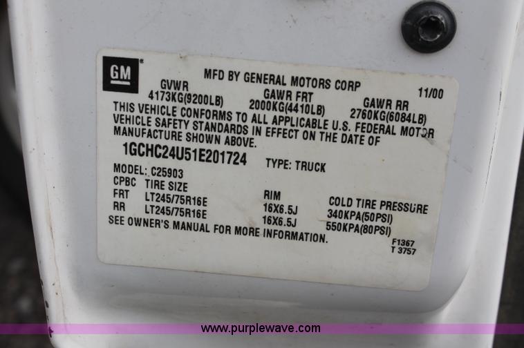 image for item C2656 2001 Chevrolet Silverado C2500 HD pickup truck